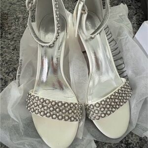Chic White Pearl-Studded Women's Heels